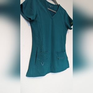 NWOT Medcouture hunter green scrub top